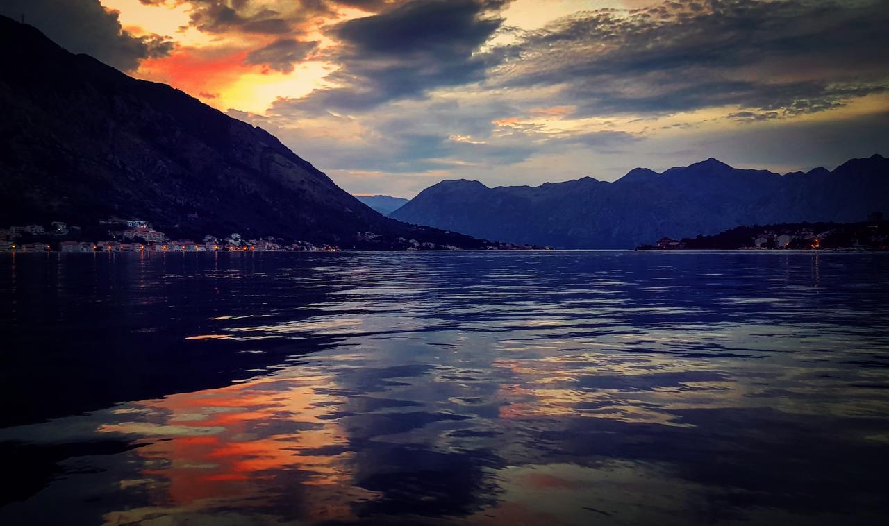 Kotor Bagus - Cozy Boutique Old Town Studio With Seaview Terrace Exteriör bild
