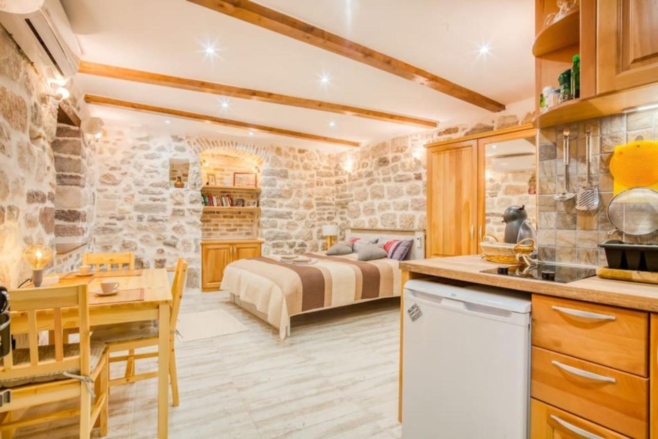 Kotor Bagus - Cozy Boutique Old Town Studio With Seaview Terrace Exteriör bild