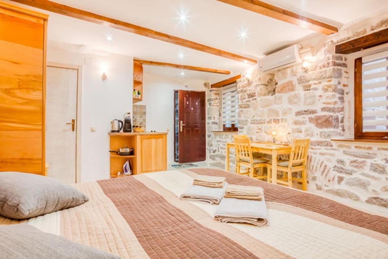 Kotor Bagus - Cozy Boutique Old Town Studio With Seaview Terrace Exteriör bild