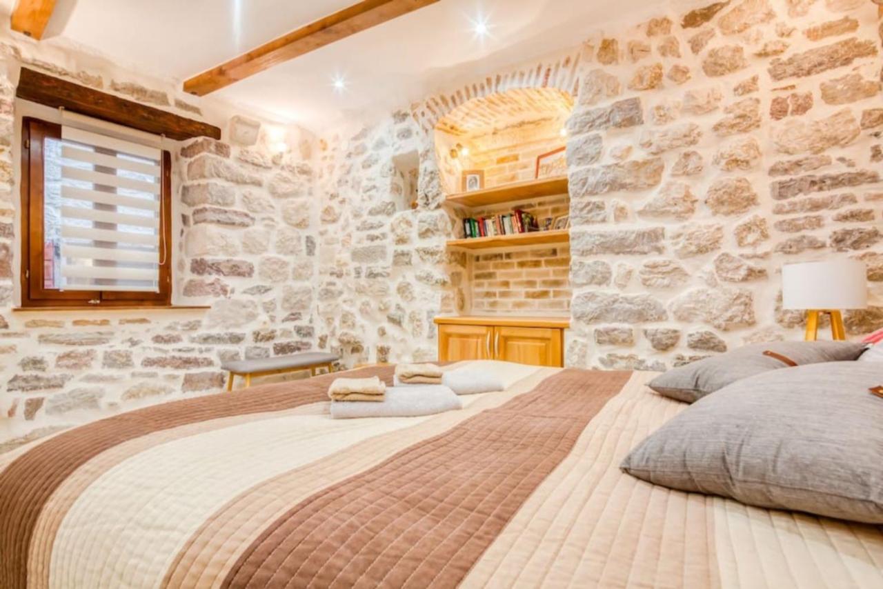 Kotor Bagus - Cozy Boutique Old Town Studio With Seaview Terrace Exteriör bild