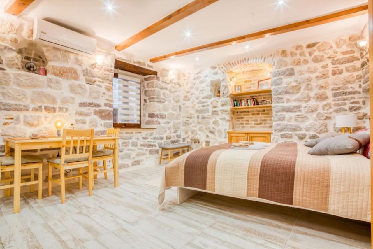 Kotor Bagus - Cozy Boutique Old Town Studio With Seaview Terrace Exteriör bild